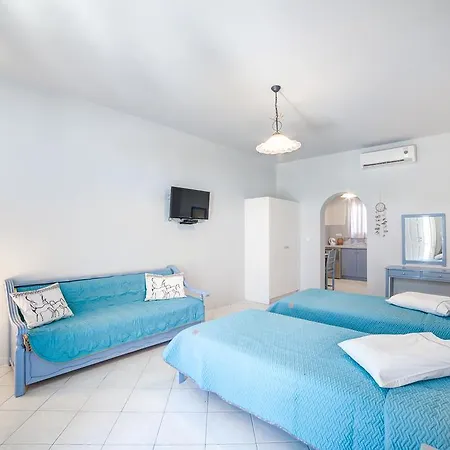 Monolithia Kamari (Santorini)