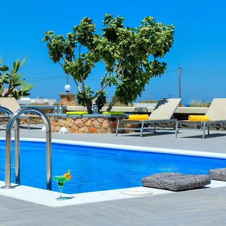 Monolithia Apartment Kamari (Santorini)