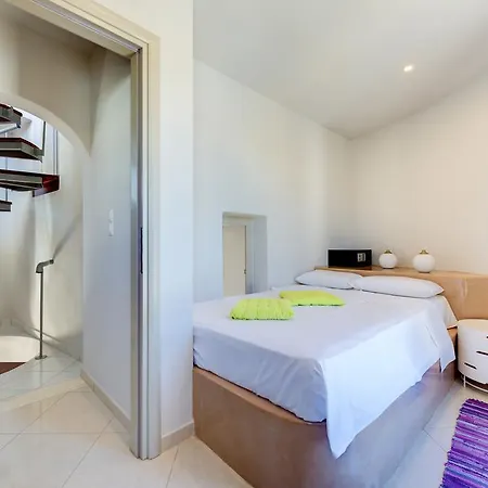 Apartman Monolithia